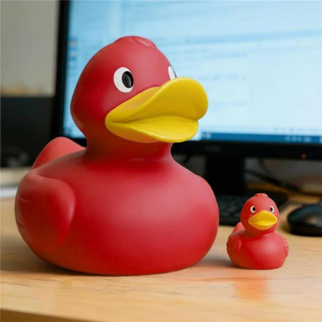 M131051 Red - Rubber duck, giant - mbw