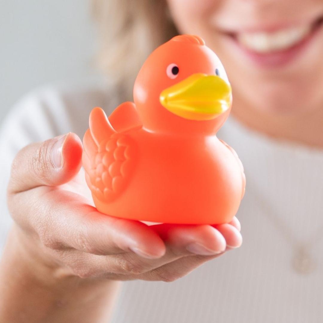 M131004 Orange - Rubber Duck Wings - mbw