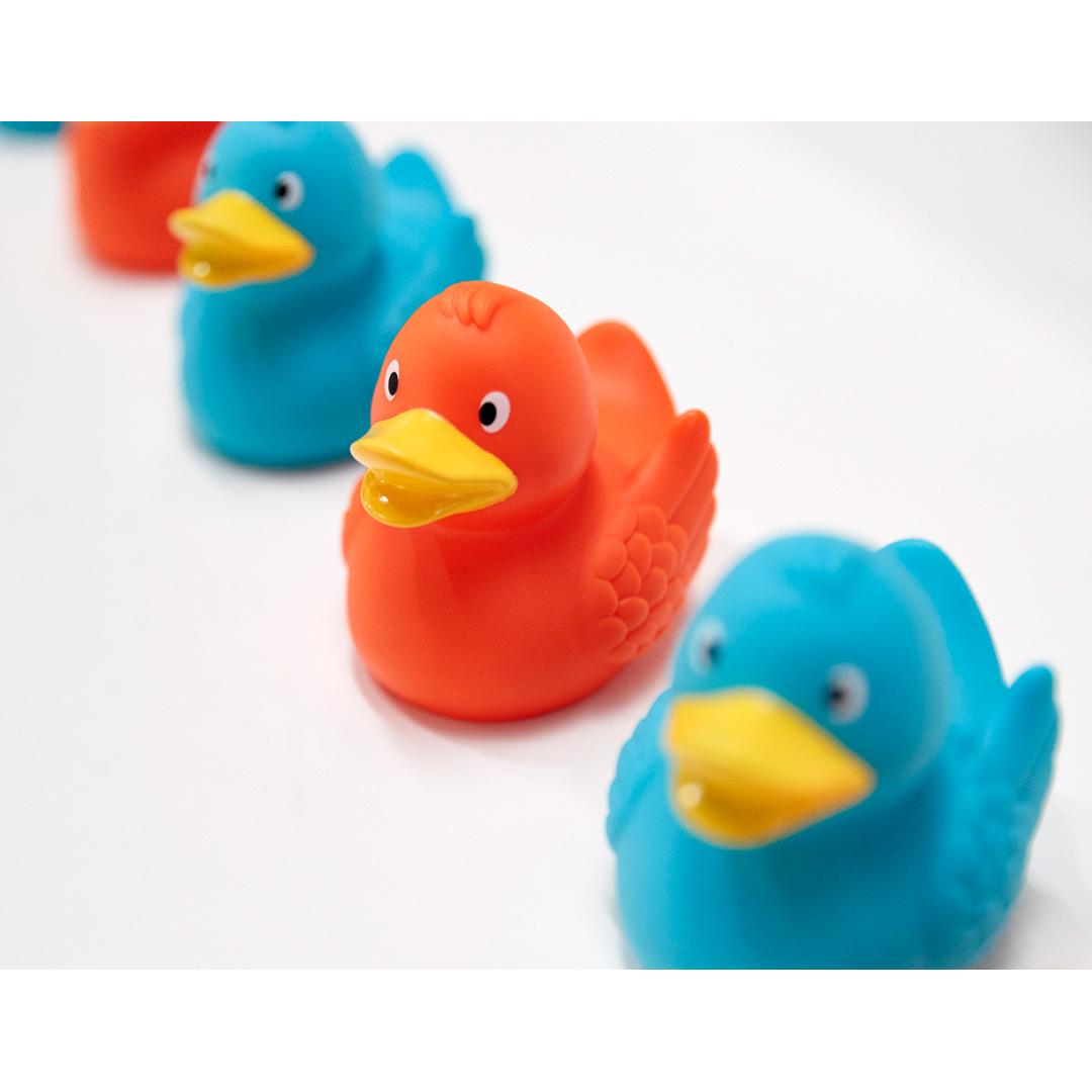 M131004 Orange - Rubber Duck Wings - mbw