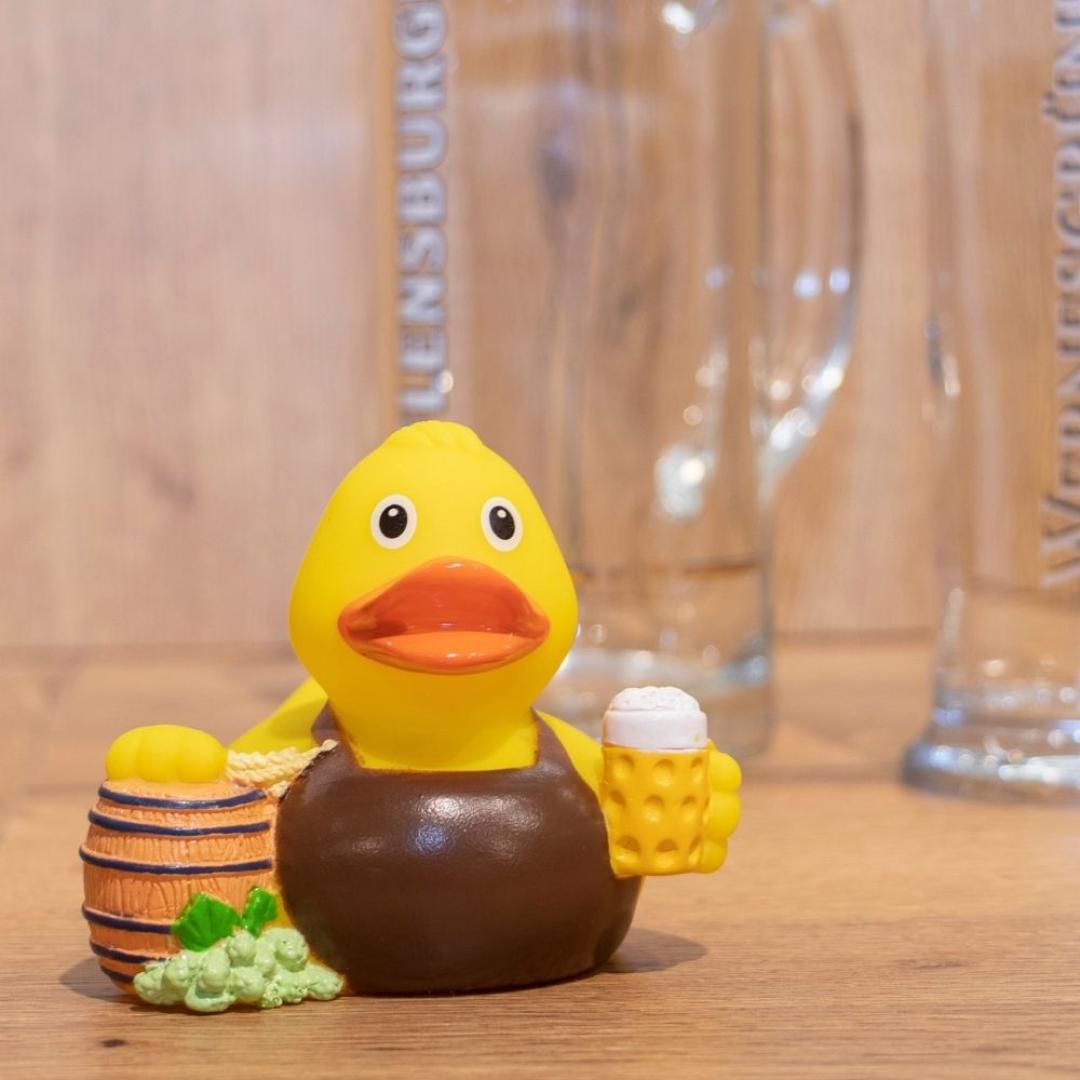 M131274 Multicoloured - Squeaky duck Brewer - mbw