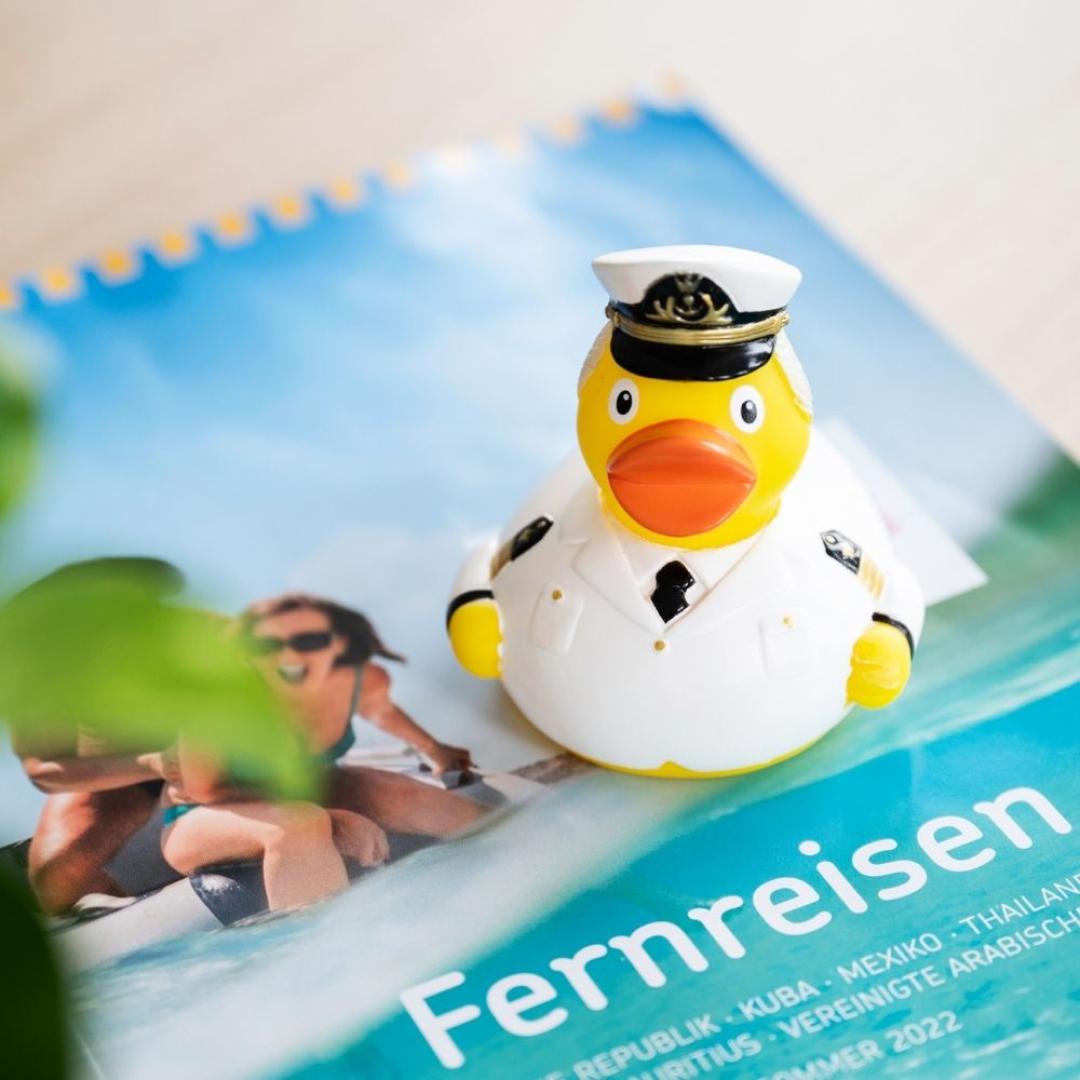 M131264 Multicoloured - Squeaky duck captain - mbw