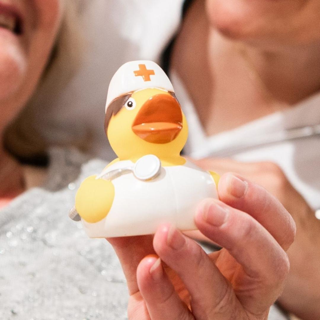 M131025 Multicoloured - Squeaky duck nurse - mbw