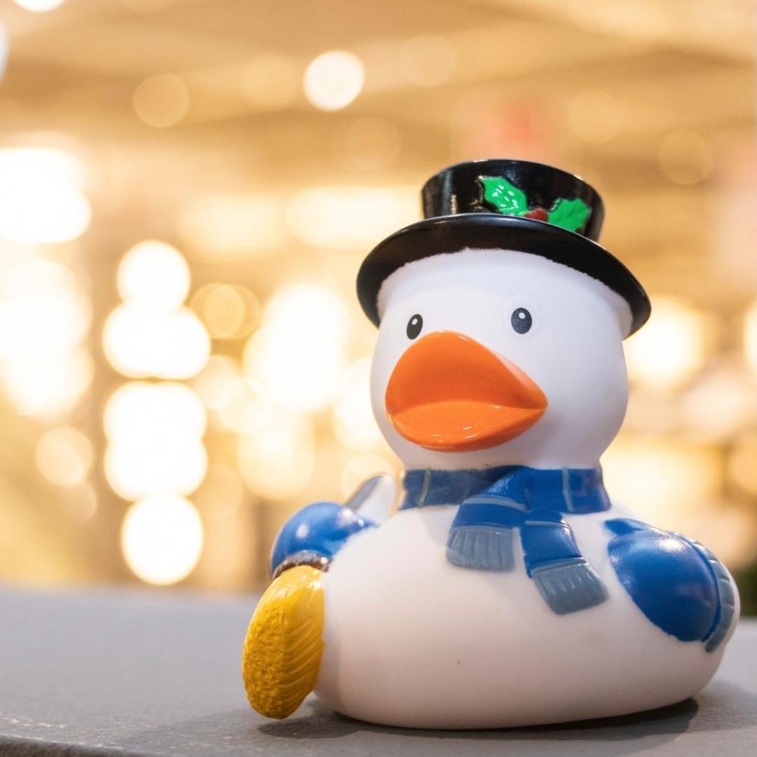 M131161 White - Squeaky duck snowman - mbw