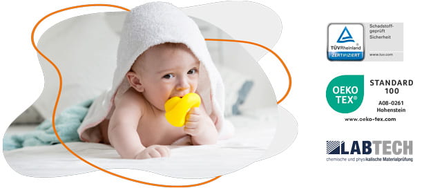 Baby mit Quietscheente